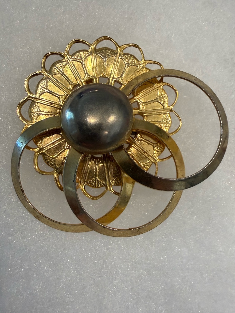 Vintage Art Deco Mid Century abstract floral gold tone brooch